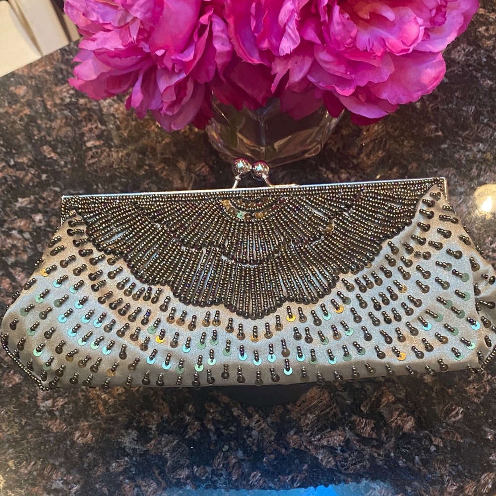 Glamorous Beaded Clutch!  Like NEW!  GORGEOUS!!!